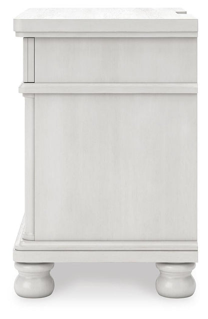Chadworth Queen Poster Bed, Dresser, Mirror and Nightstand