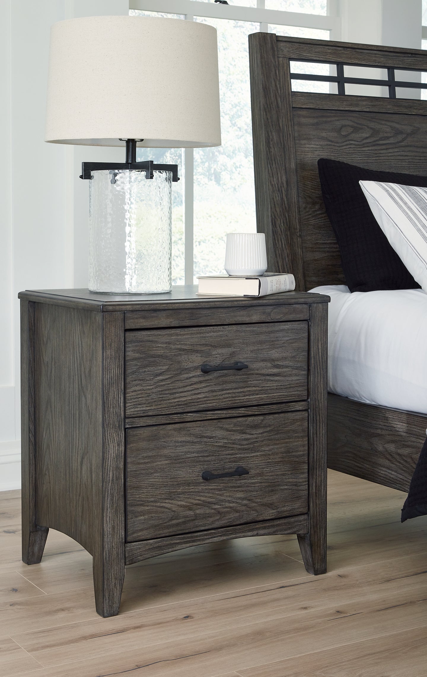 Montillan Queen Panel Bed with Mirrored Dresser and Nightstand